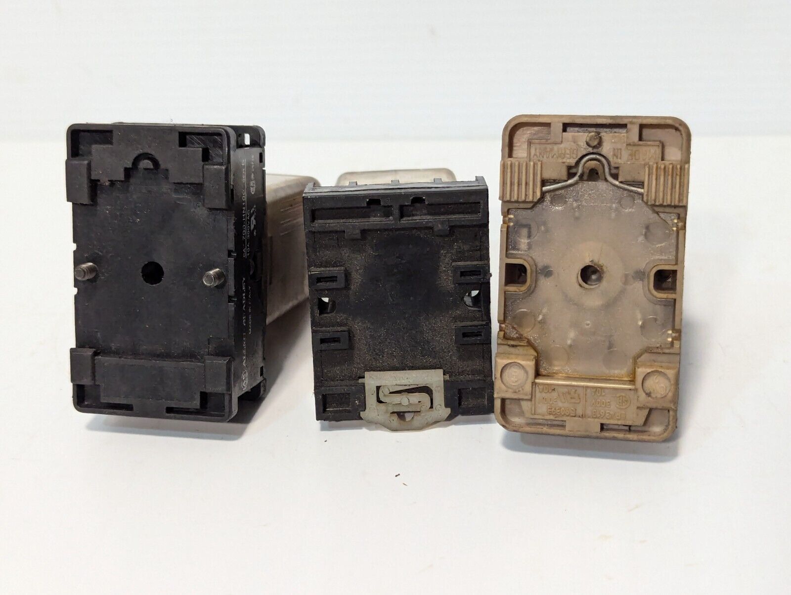 Lot of 2 Allen-Bradley 700-HA32A1 relays with sockets as pictured -Free Shipping