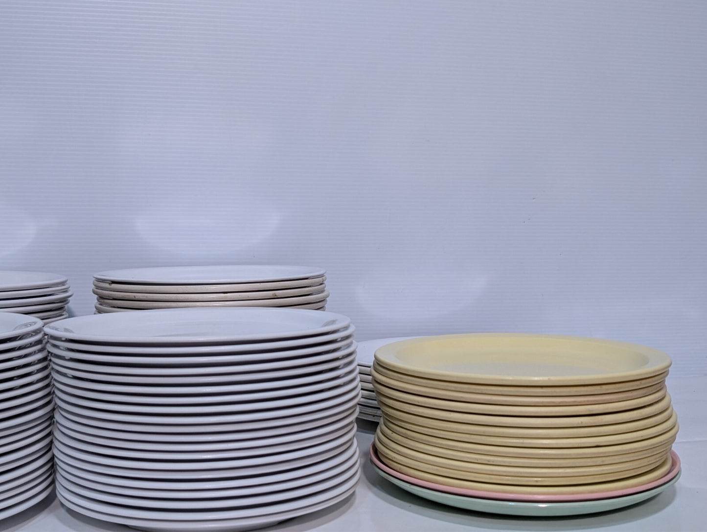 (100) 9" Melamine Dinner Plates White Carlisle KL200-02 Kingline Tan Dallas P-48
