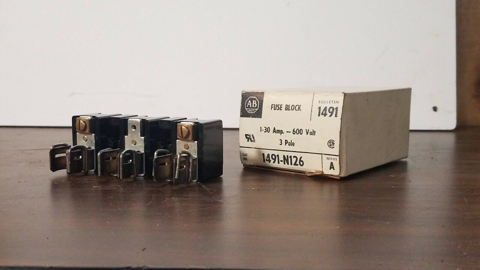 Allen Bradley X-401978 fuse block, 30 A, 600 V, 3 pole, 1491-N126