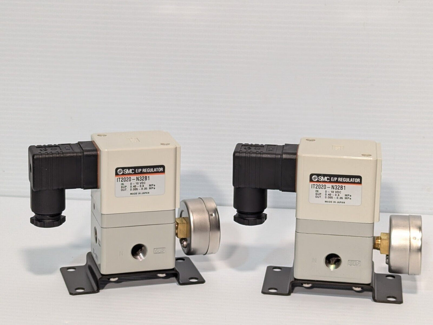 SMC IT2020-N32B1  Electro-Pneumatic Regulator