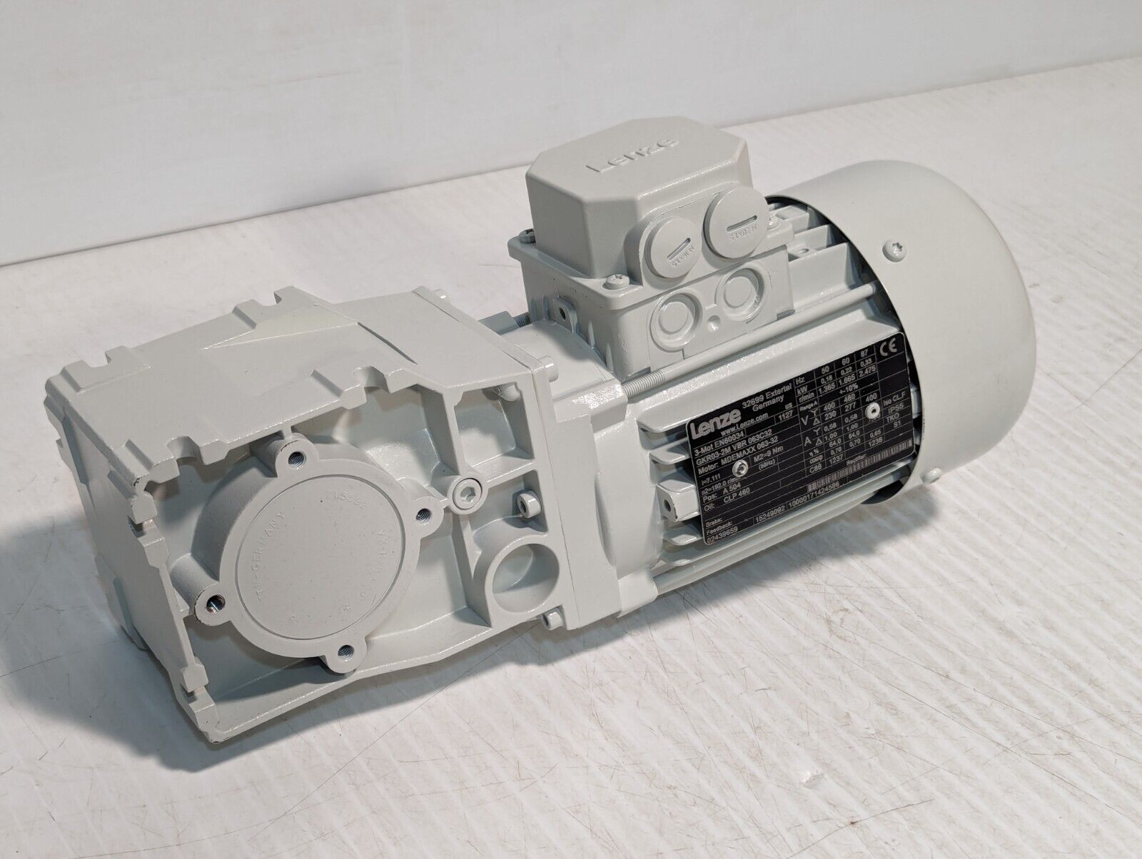 NEW Lenze GKR03-2M VBR 063C32 2-Stage Gearbox Motor - Free Shipping
