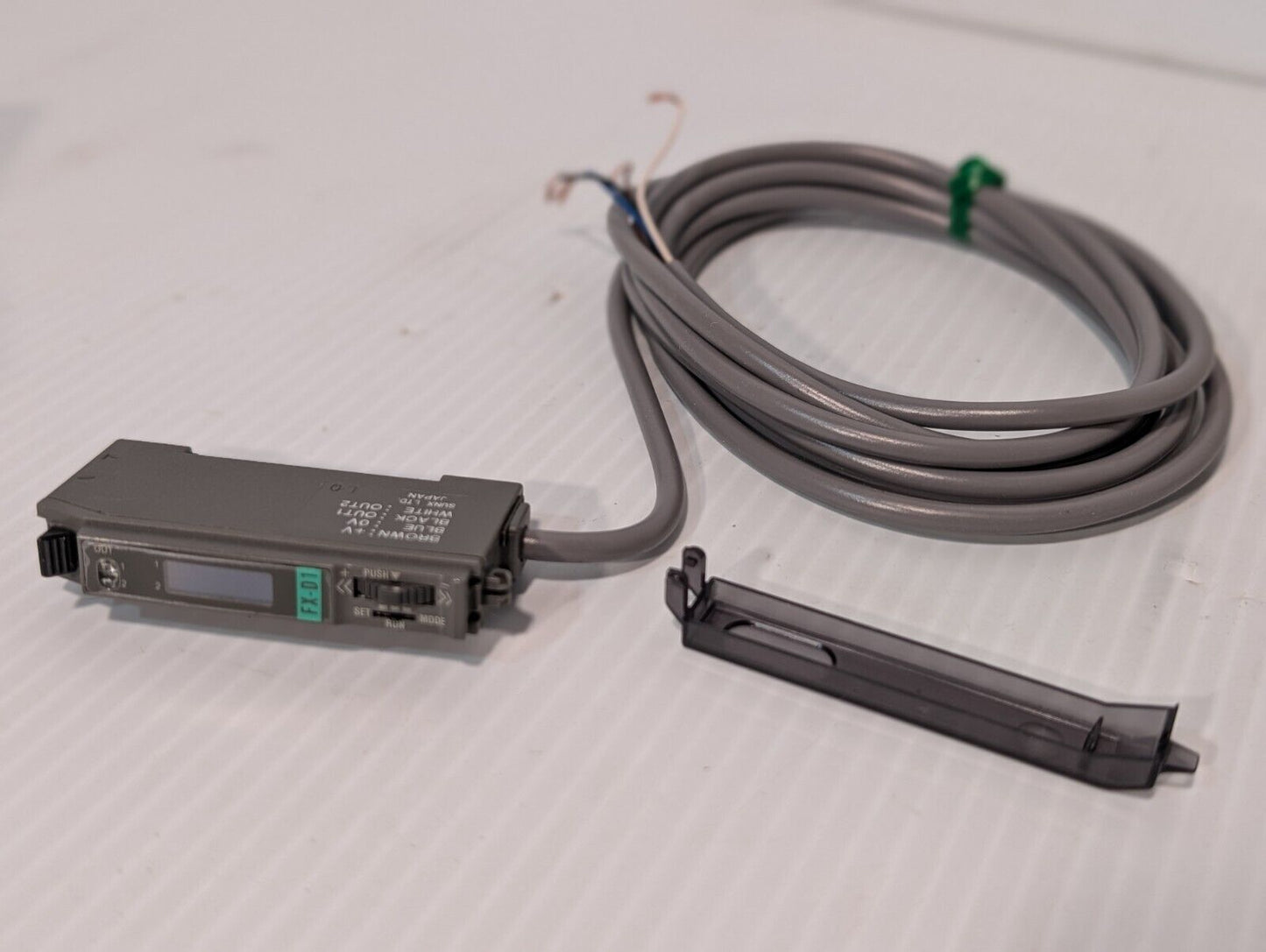 SUNX FX-D1 Fiber Optic Sensor with original box - Free Shipping + Returns.