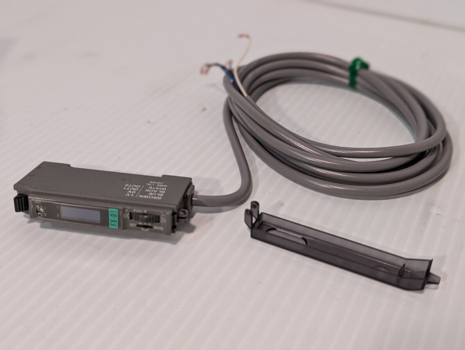 SUNX FX-D1 Fiber Optic Sensor with original box - Free Shipping + Returns.