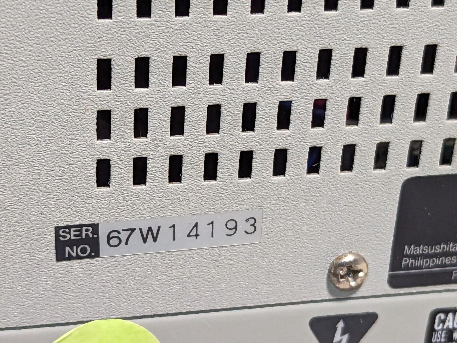 Pansonic WV-BM500 video monitor, powers on but does not display