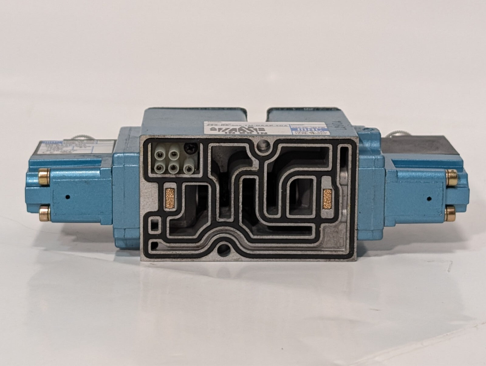 (1) New MAC 82A-DA-000-TM-DAAP-3DA Solenoid Valve