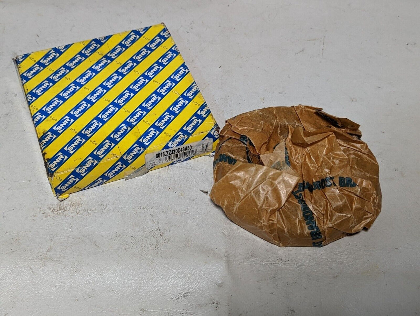 SNR 6015J30D43 single row ball bearing