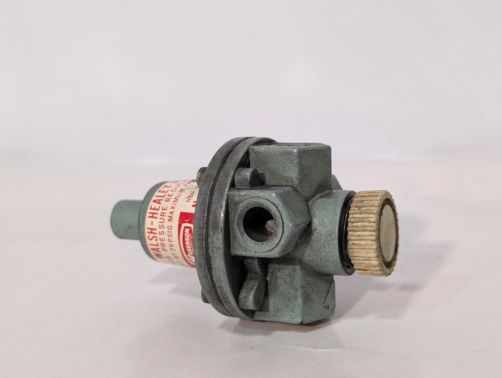 Wilkerson Corporation D2002-2 Air Pressure Regulator, Non-Adjustable, 29Psig Max