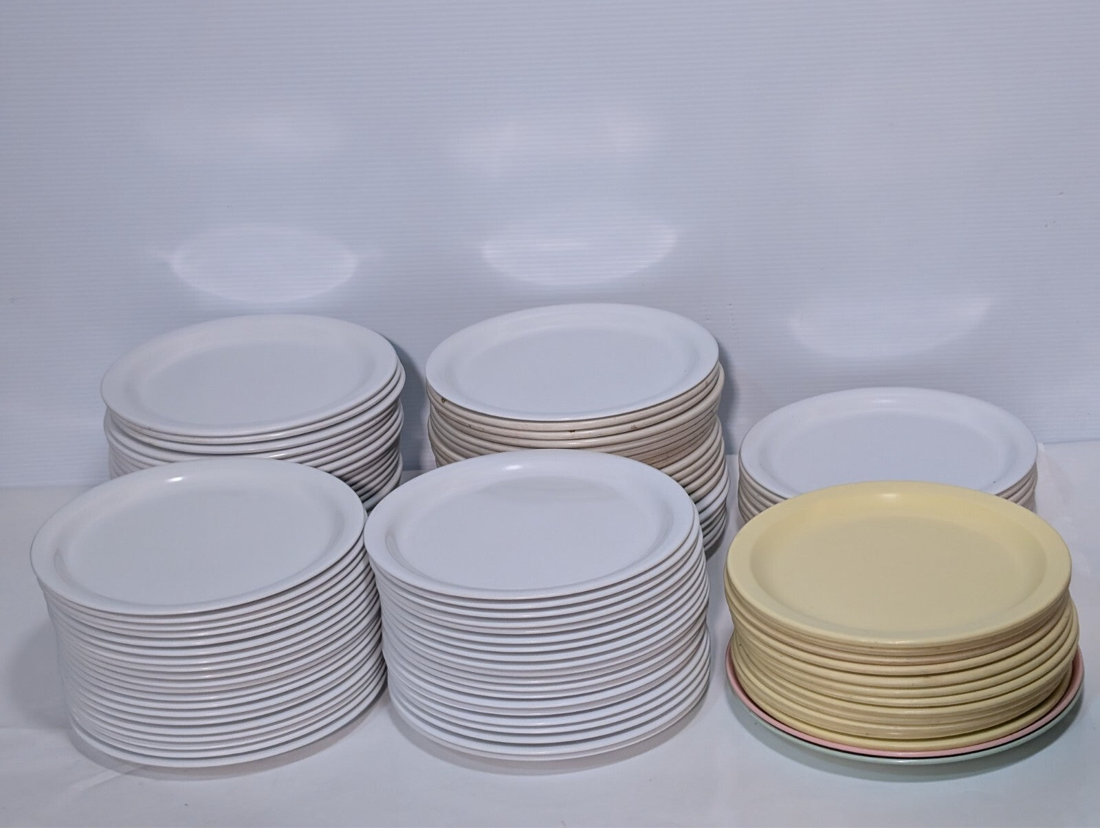 (100) 9" Melamine Dinner Plates White Carlisle KL200-02 Kingline Tan Dallas P-48