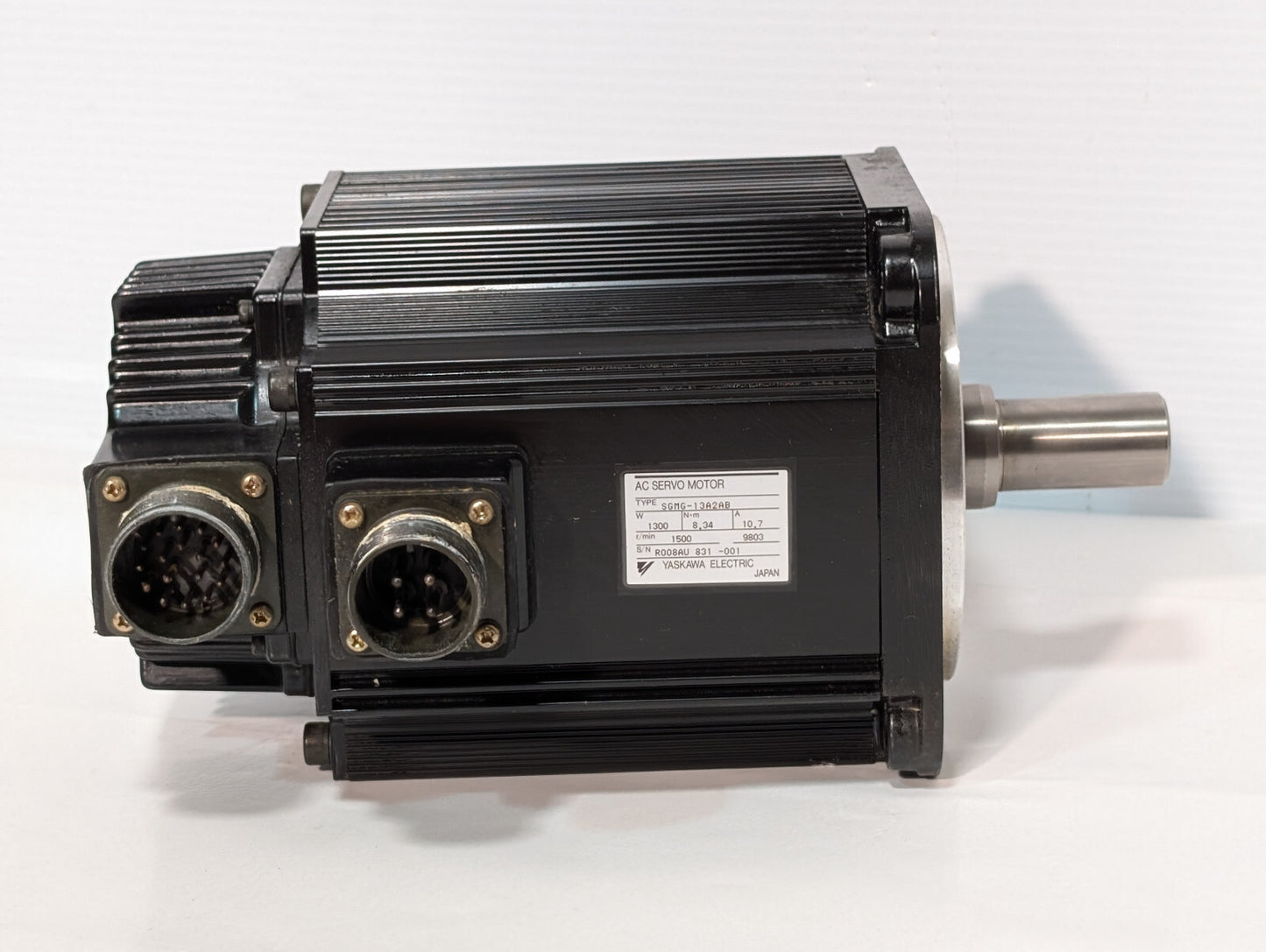 Yaskawa Electric SGMG-13A2AB AC Servo Motor W1300 N.M 8.34, A10.7, 1500RPM, 9803