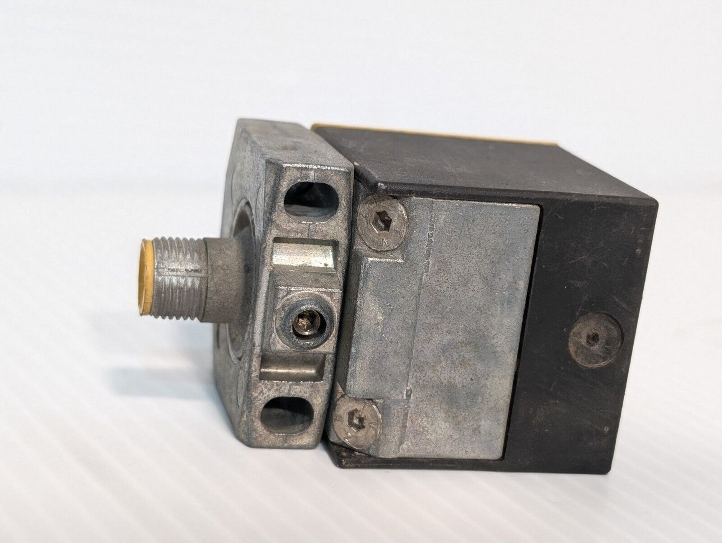 Turck Ni20-CK40-VP4X2-H1141 W/BS2.1 Inductive Sensor DC 4-Wire 40mm Rectangular