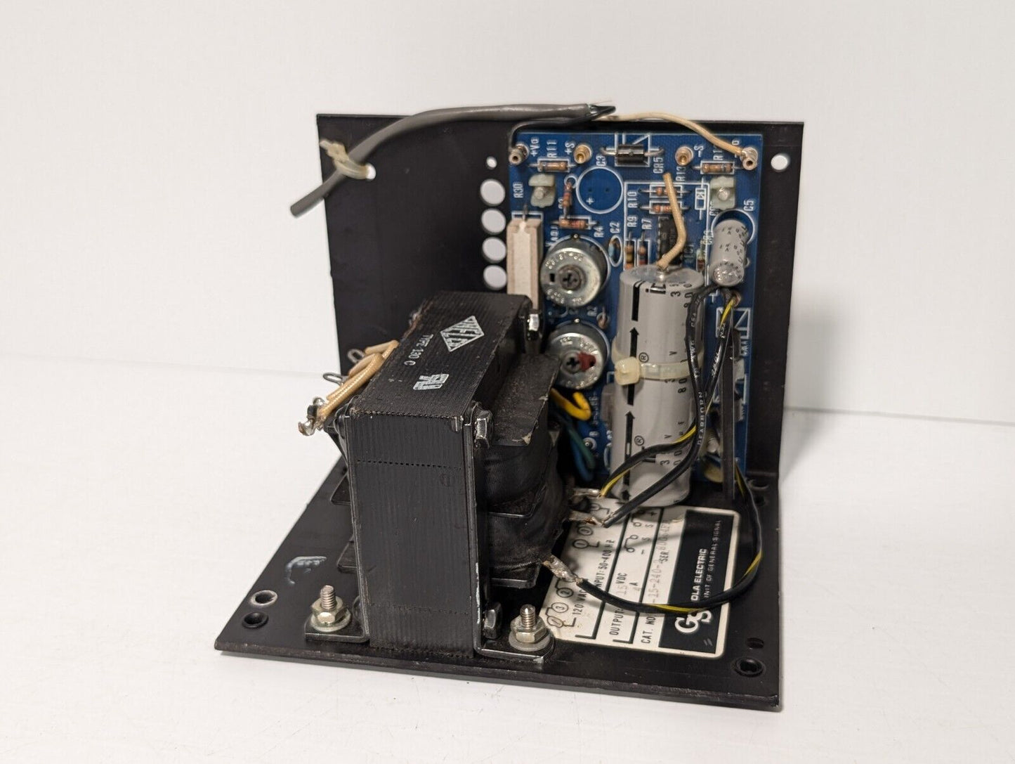 Sola Electric 83-15-240-2 Power Supply Series 80G64FP 120/240VAC 15VDC 50-400Hz