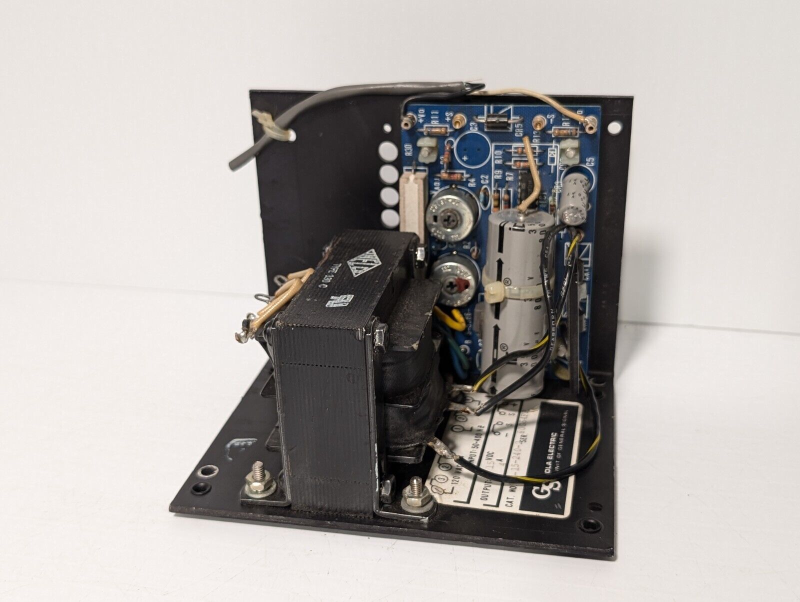 Sola Electric 83-15-240-2 Power Supply Series 80G64FP 120/240VAC 15VDC 50-400Hz