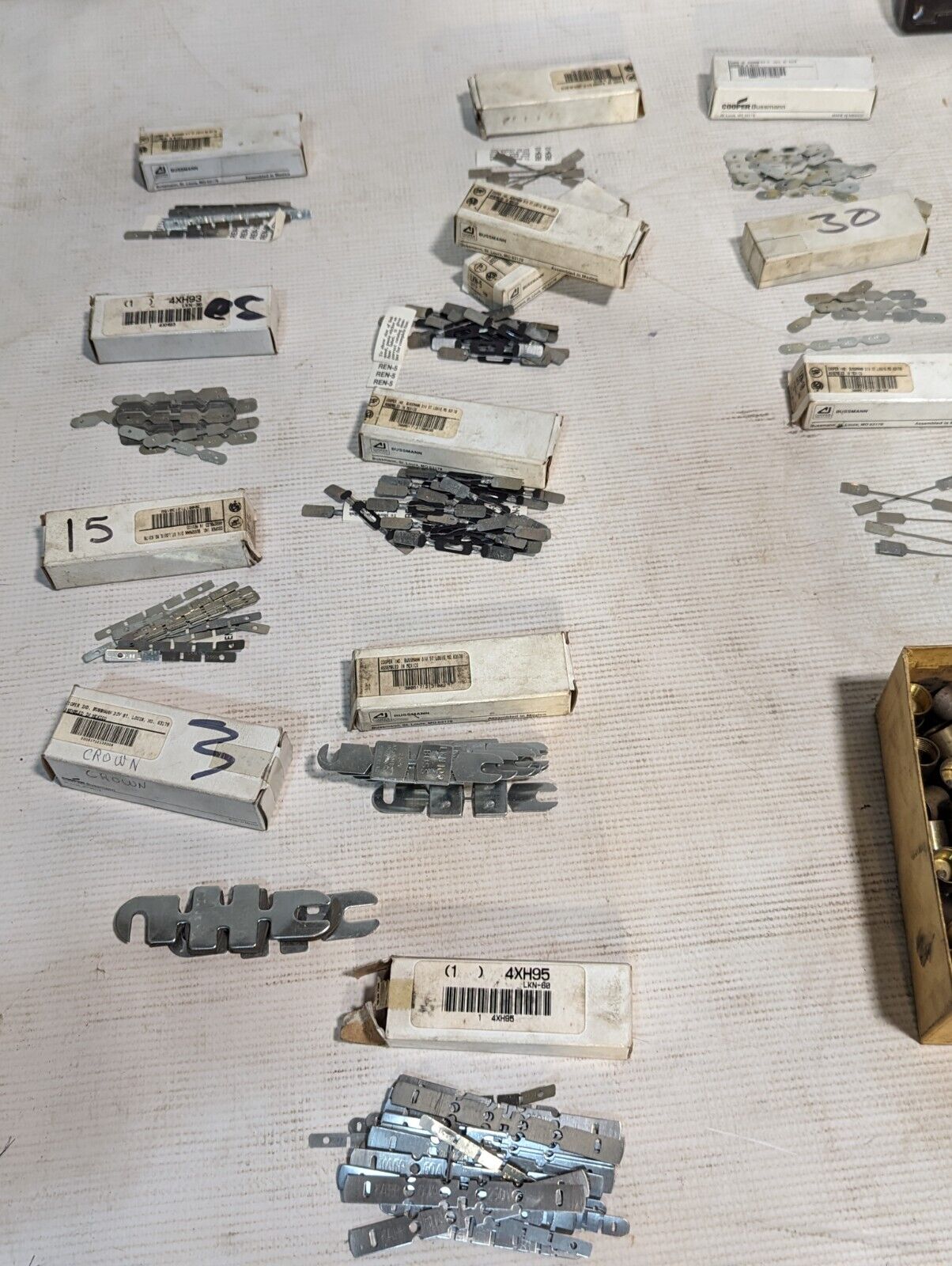 Large lot of Bussmann renewable fuses and links as pictured, REN3, REN30, REN60