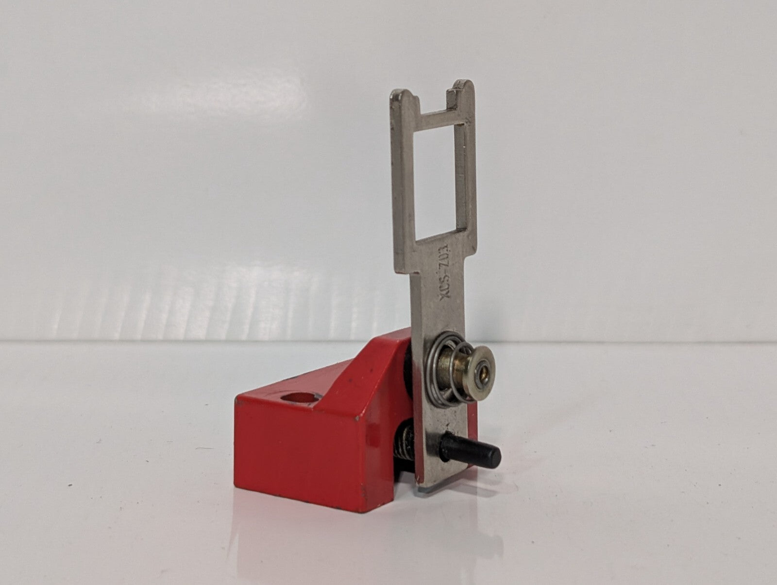 Telemecanique XCS-Z03 Electric Actuator -Use w\ XCSA XCSB & XCSE Safety Switches