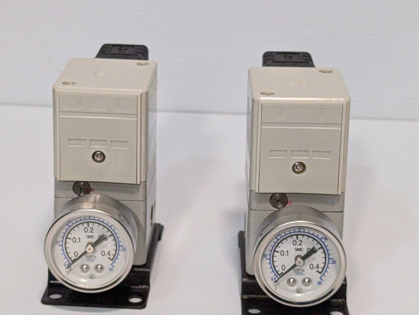 SMC IT2020-N32B1  Electro-Pneumatic Regulator