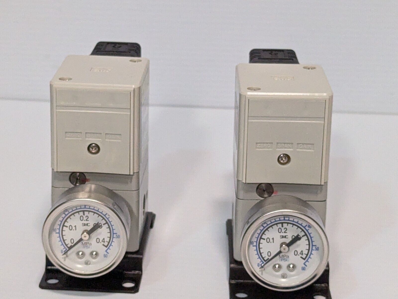 SMC IT2020-N32B1  Electro-Pneumatic Regulator