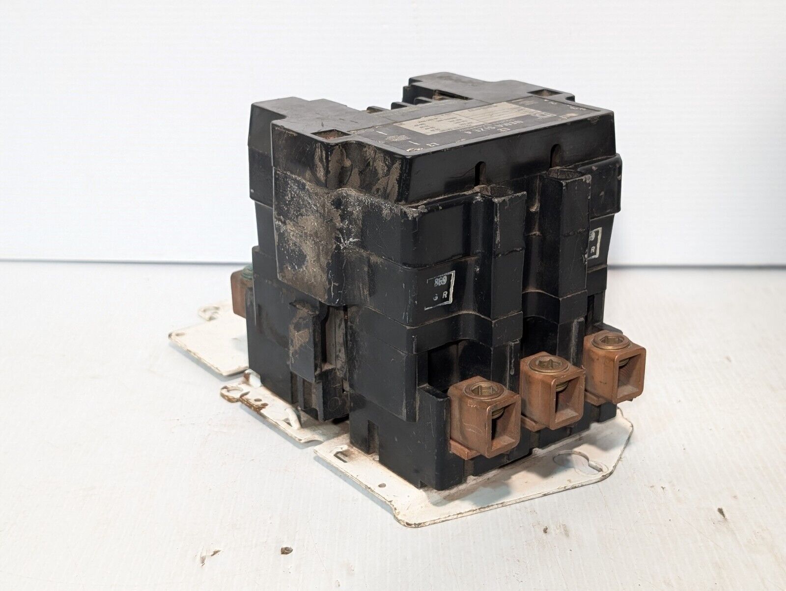 Square D 8536-SFO-1 C5S motor starter, ser A, NEMA sz 4, 120VAC coil as pictured