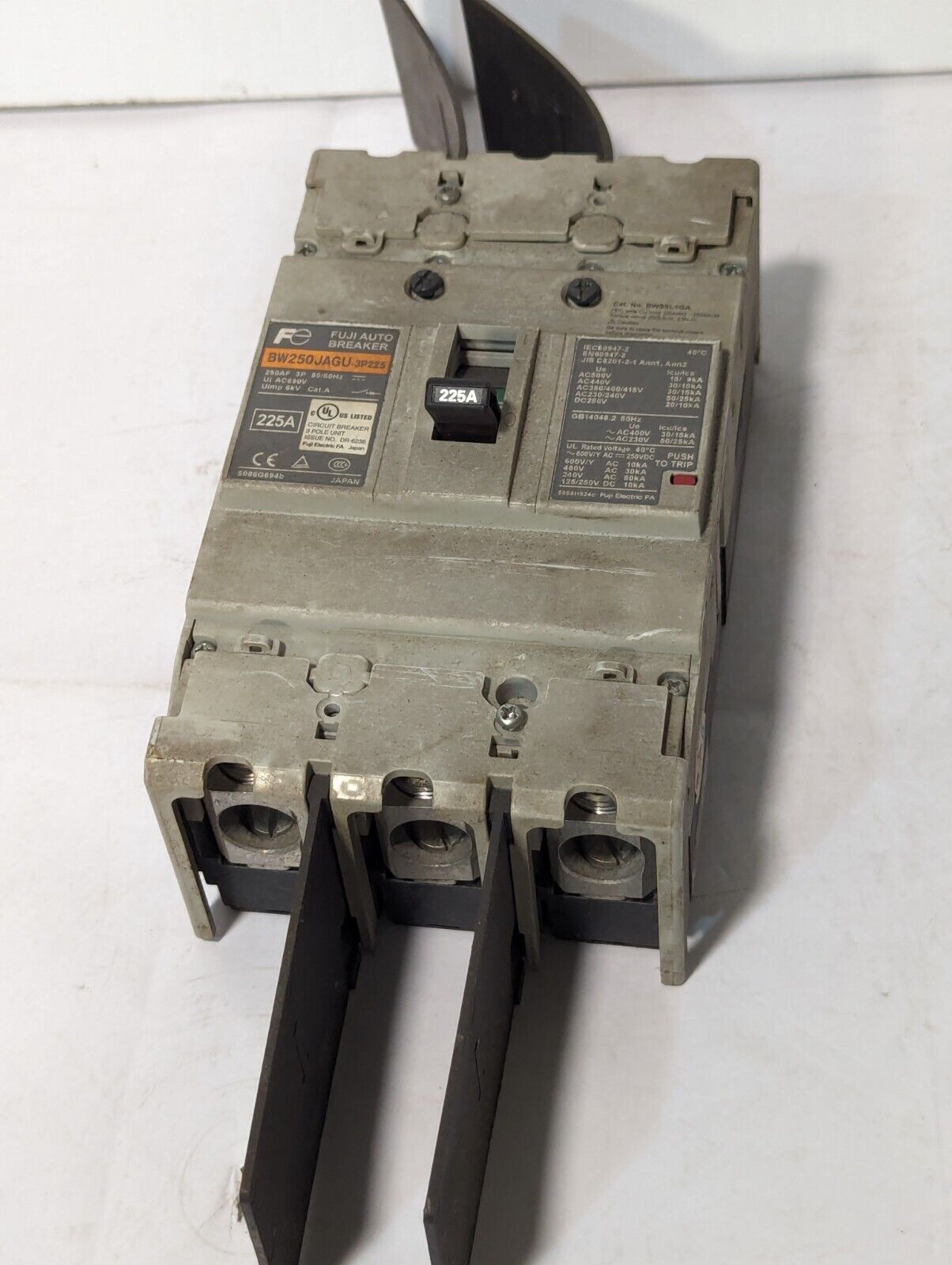 Fuji Electric BW250JAGU-3P225 Molded Case Circuit Breaker, 225A, 3-Pole