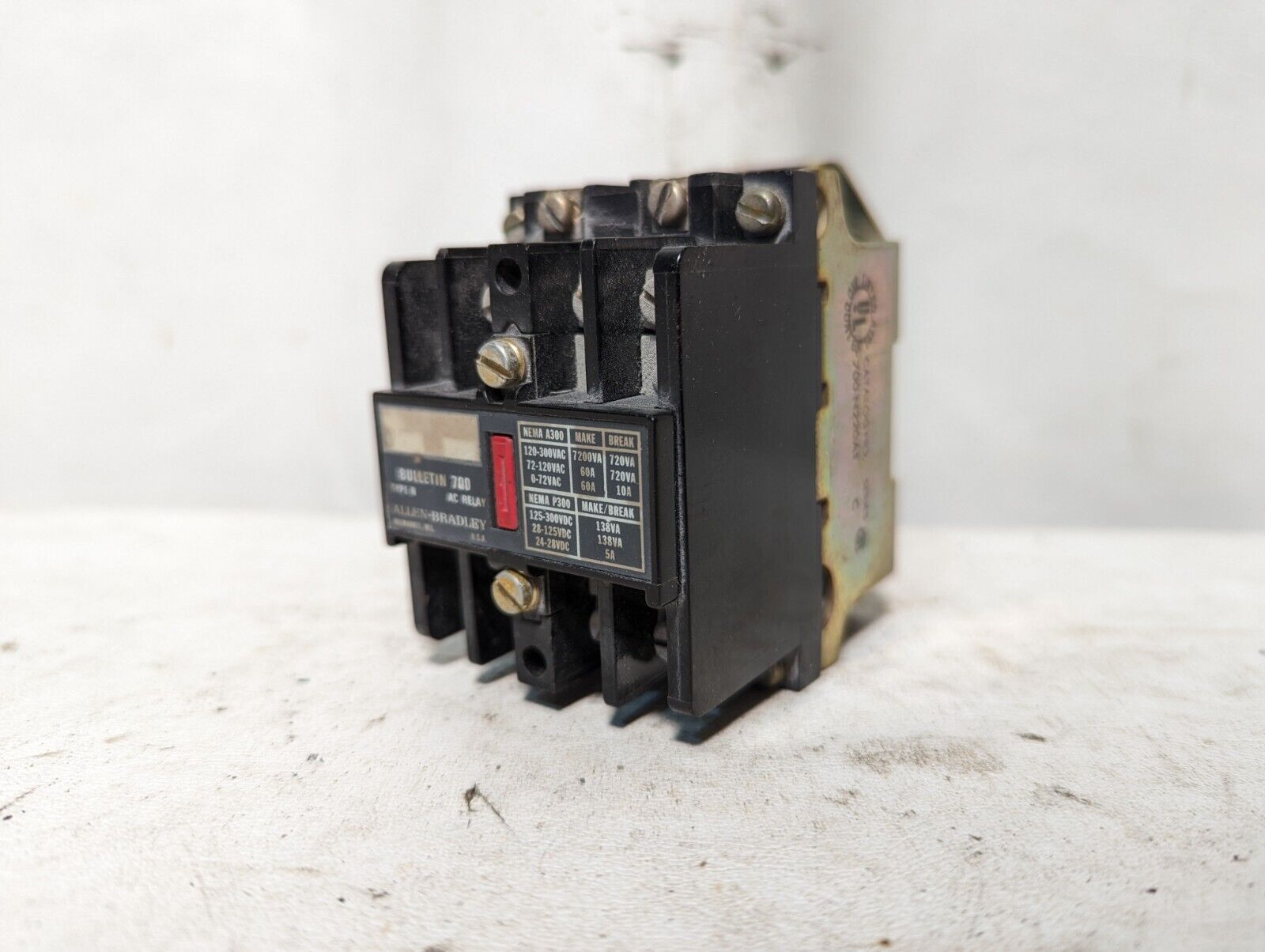 Allen-Bradley 700-N220A1 relay, type N, AC relay