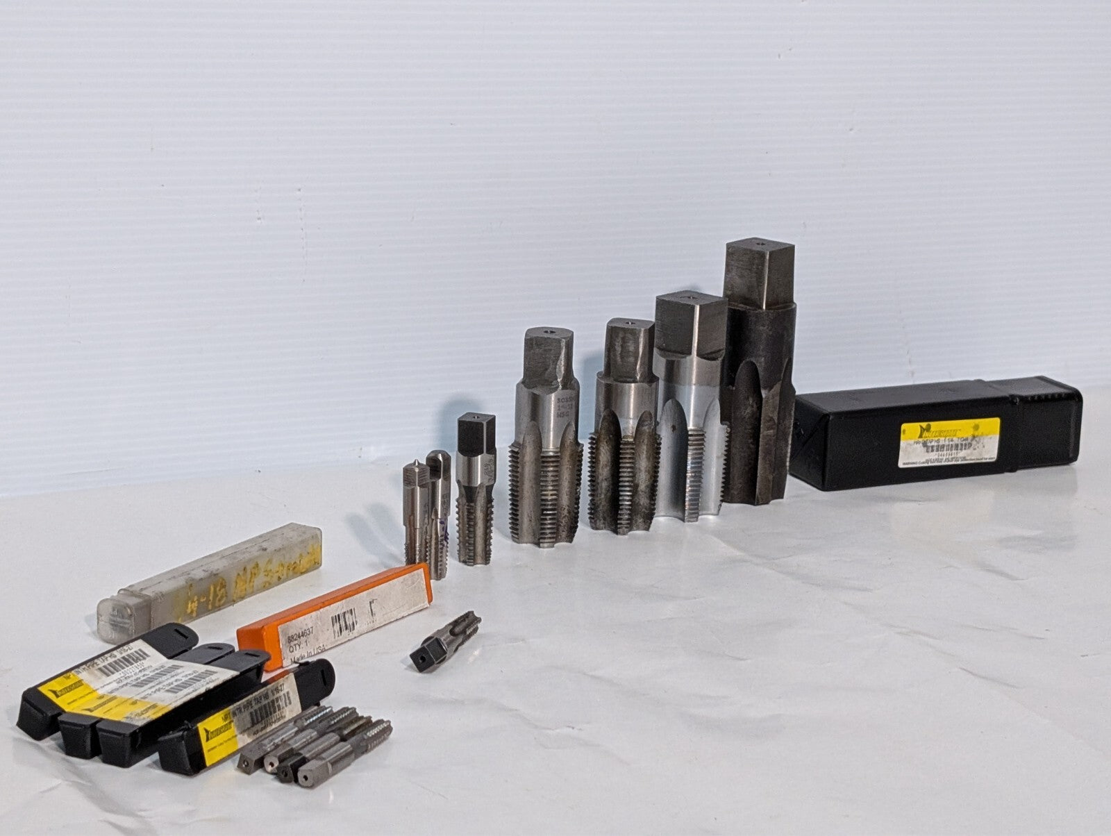 (19) Pipe Taps and Dies, Interstate Hertel Sossner Netco, See photos for specs.