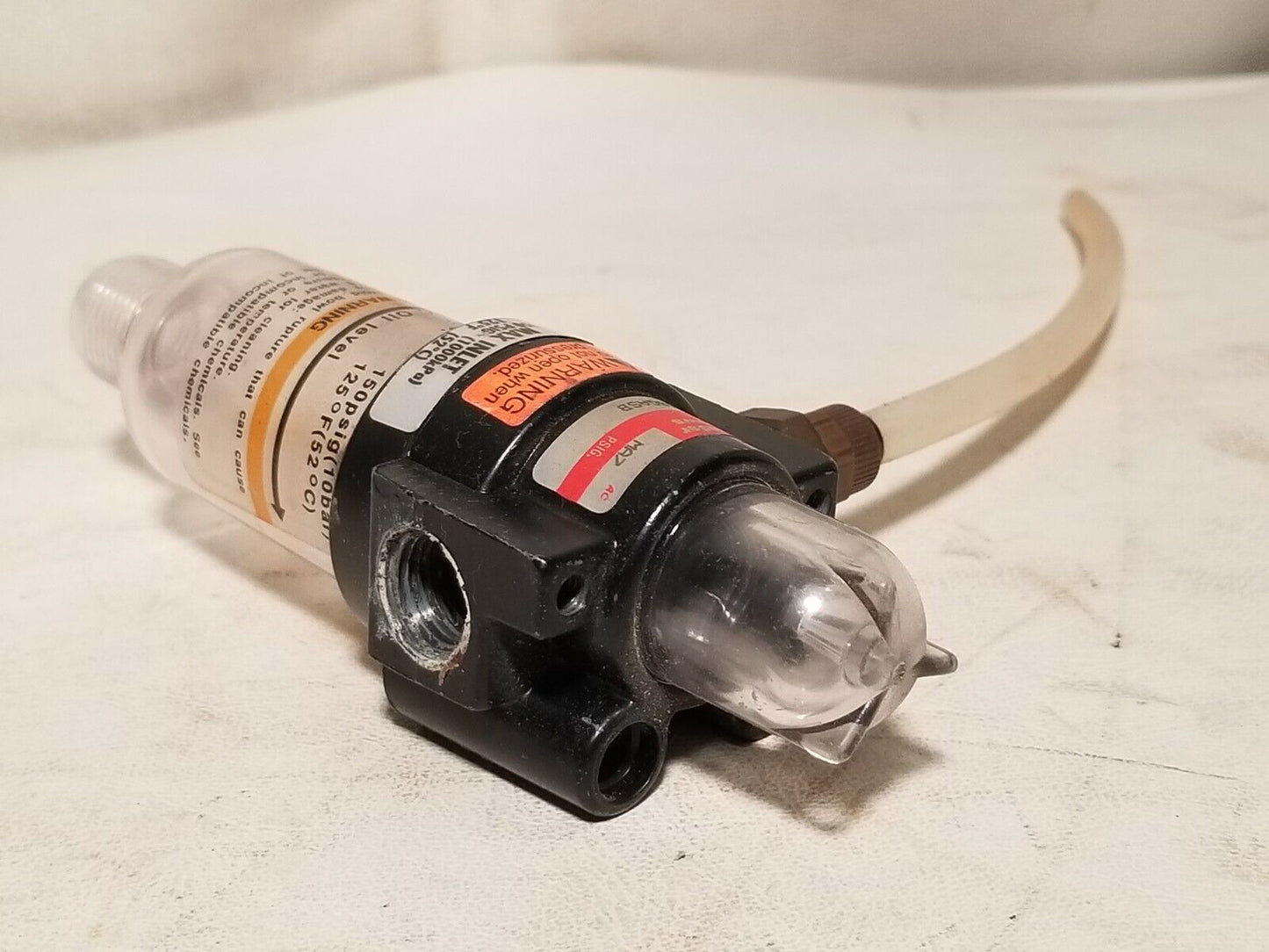 Schrader Bellows 14L10GASP lubricator, 150 PSIG (1000kPa), 125 degrees F, 52degC