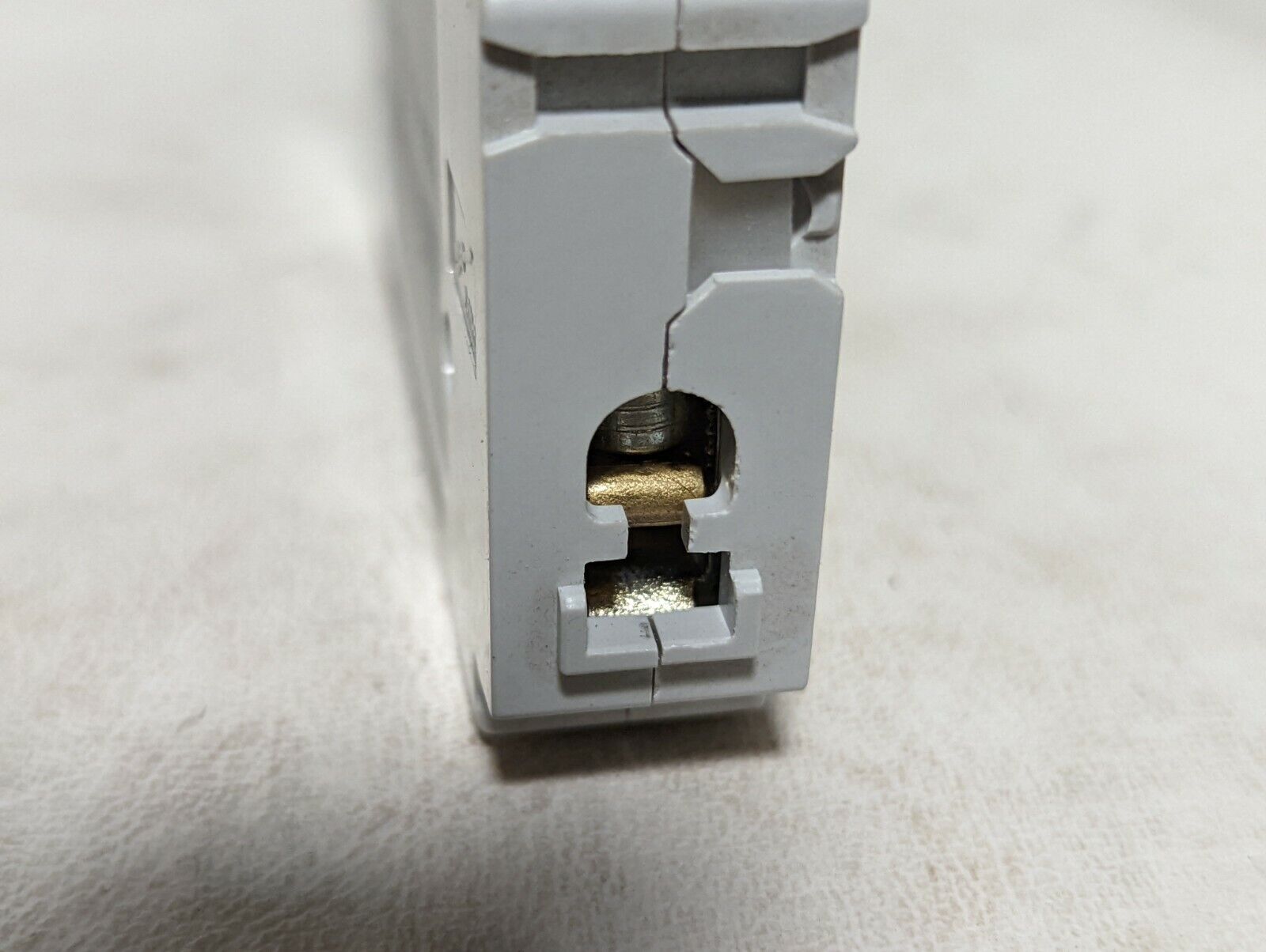 ABB S201U-K5A, 5 amps, 240VAC, 50/60Hz, 1 pole circuit breaker