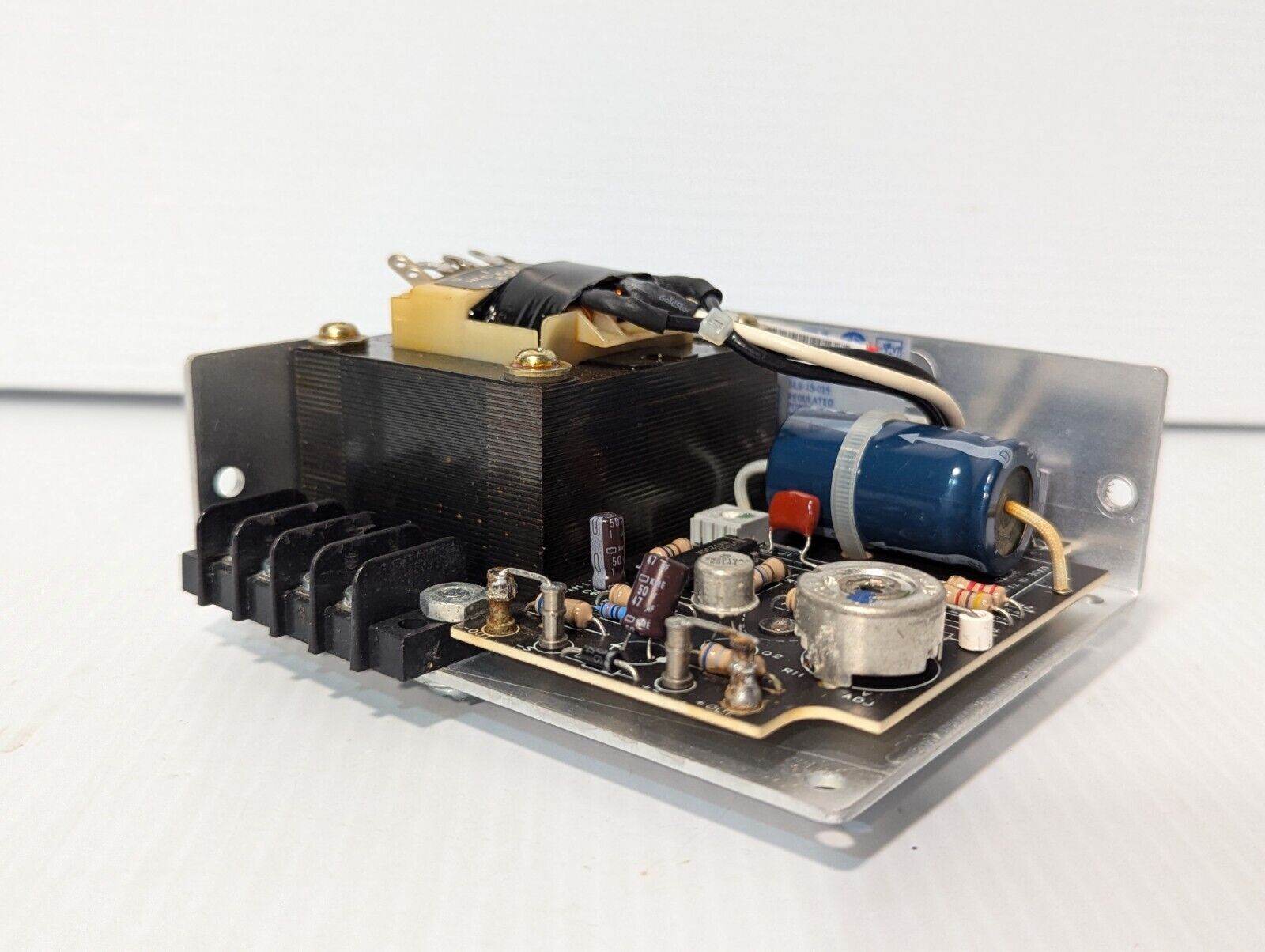 Sola SLS-15-015 Regulated Power Supply Outlet Surplus - Free Shipping+Return