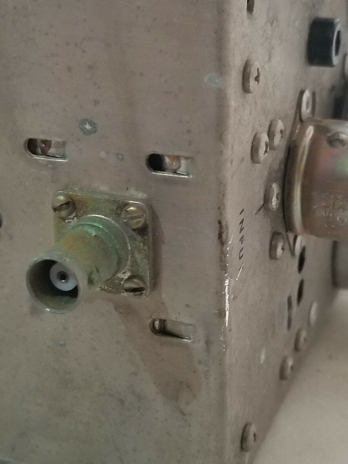 Tennelec 100B low-noise preamplifier