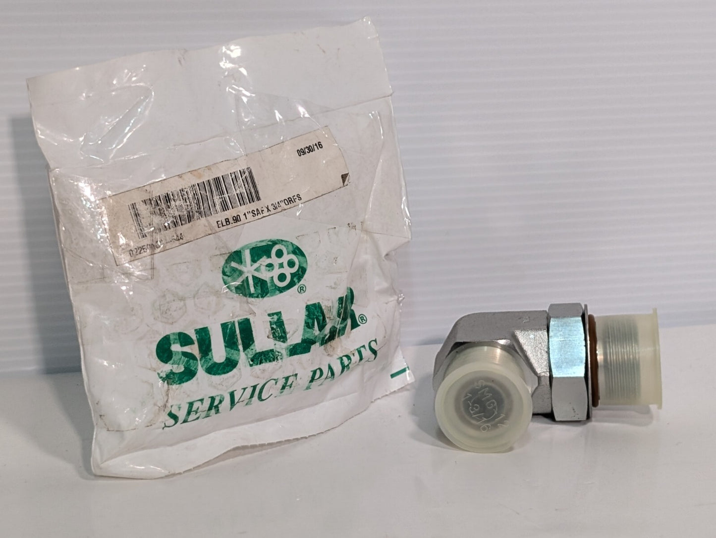 Sullair 02250152-544 Elbow Connector 90°, 1" SAE x 3/4" ORFS Compressor Part