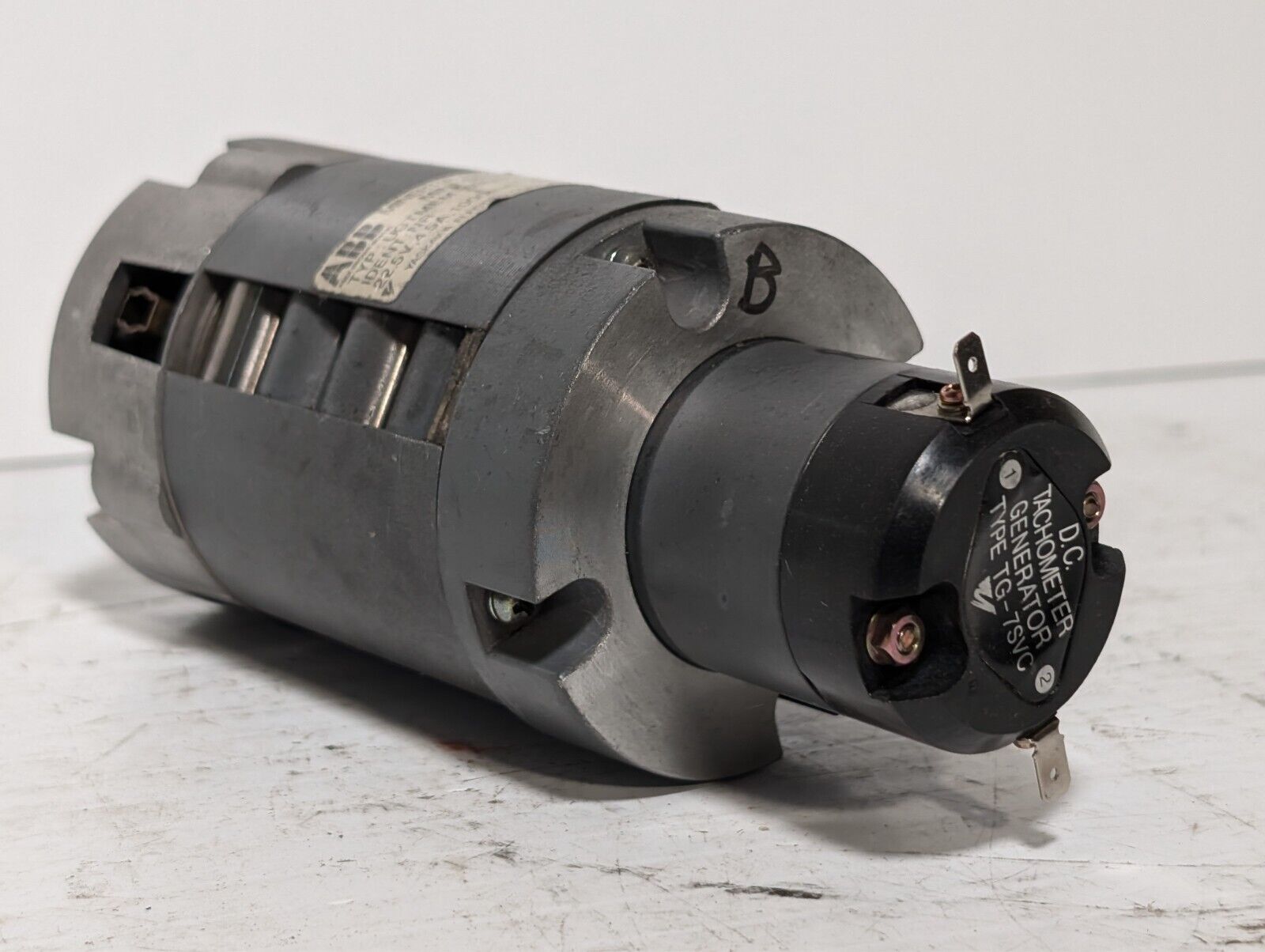Taskawa ABB UGTMEM-03LBB11 Mini Series DC Servo Motor TG-7SVC