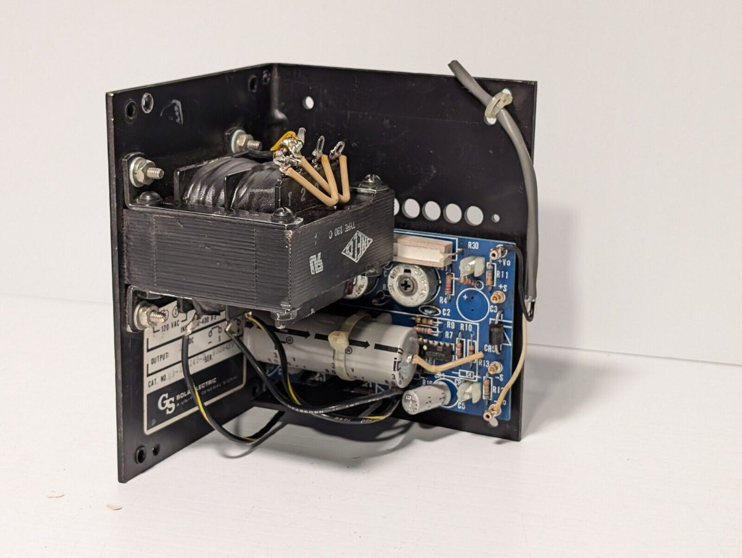 Sola Electric 83-15-240-2 Power Supply Series 80G64FP 120/240VAC 15VDC 50-400Hz