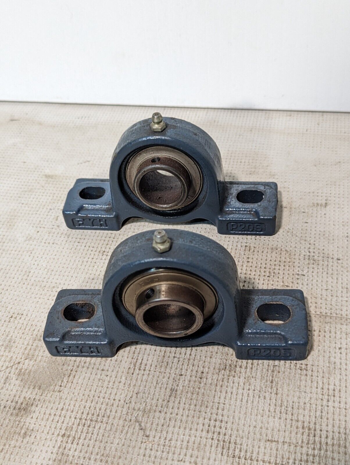 Lot of 2 FYH UCP205-16 Pillow Block Bearings, 1" Bore, Cast Iron -Free Shipping