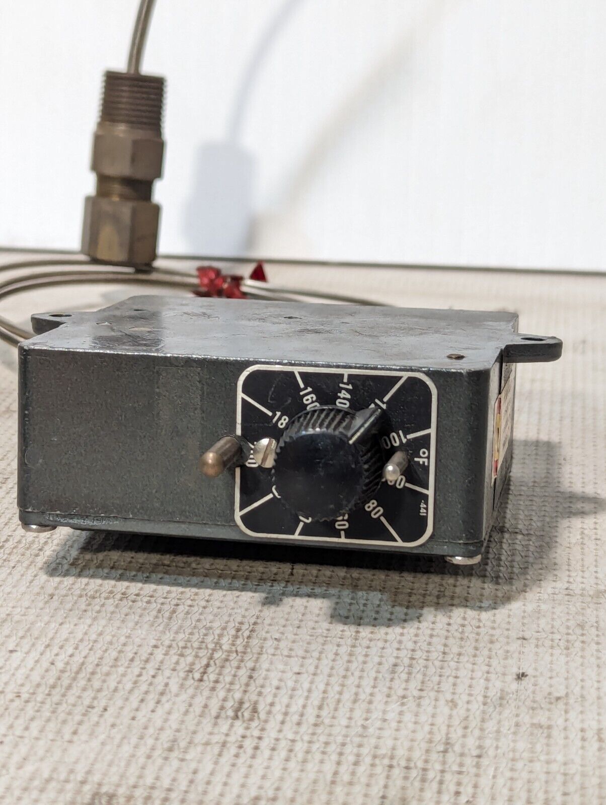 United Electric Controls E13GX (5440A-9) Thermostatic Temperature Controller