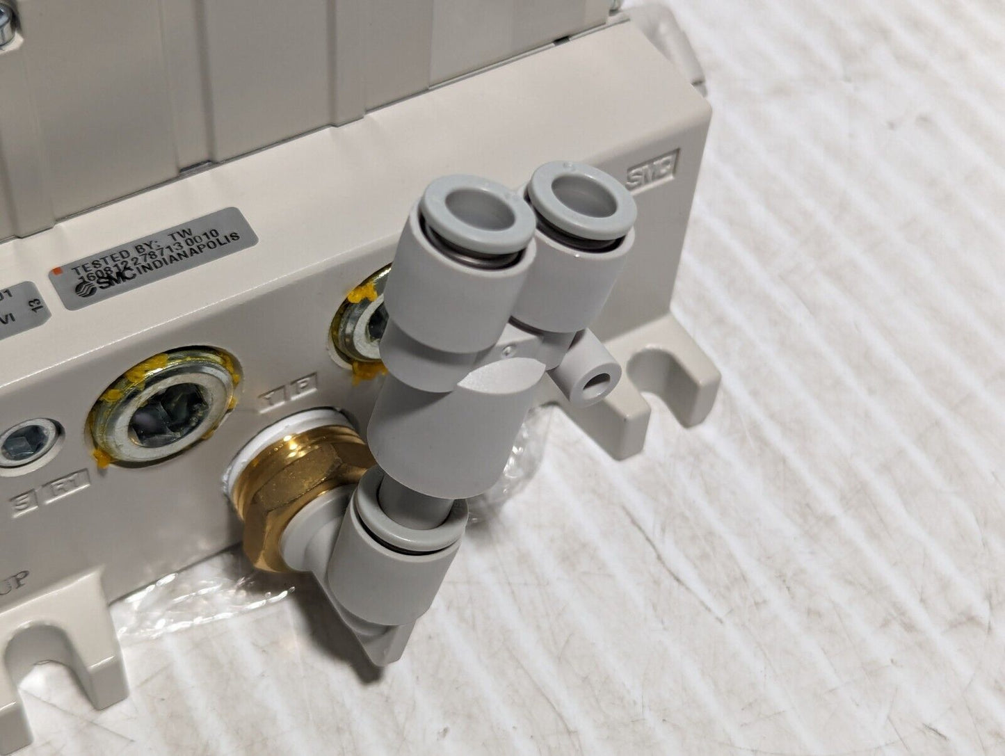 SMC VV5Q41-05-DAM01160 Manifold Assembly with  5 Solenoid Valves - Free Shipping