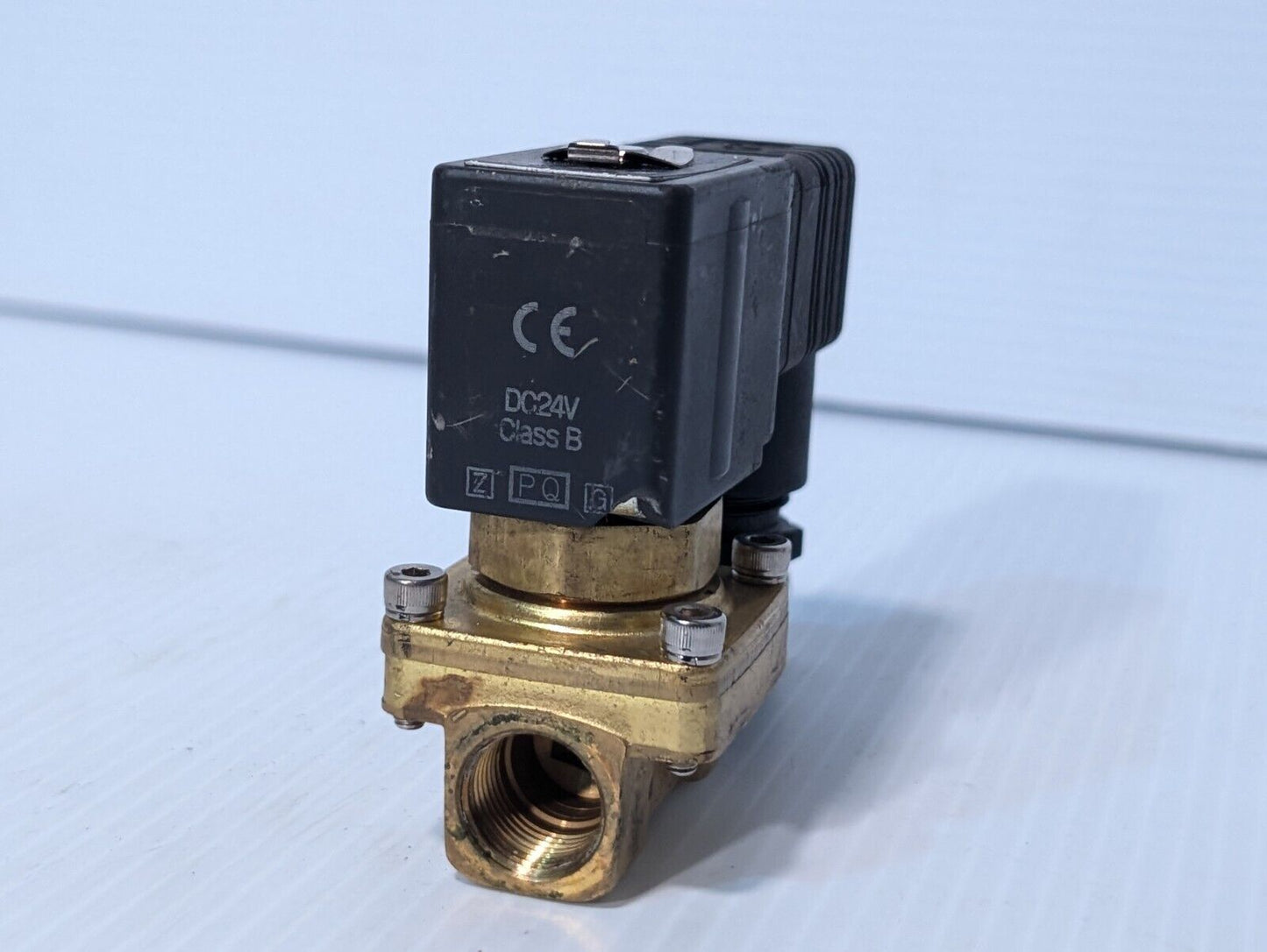 SMC VXD2130-03F-5D1 Solenoid Control Valve - Free Shipping - Free Returns