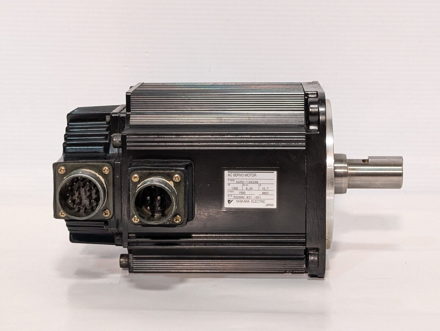 Yaskawa Electric SGMG-13A2AB AC Servo Motor W1300 N.M 8.34, A10.7, 1500RPM, 9803
