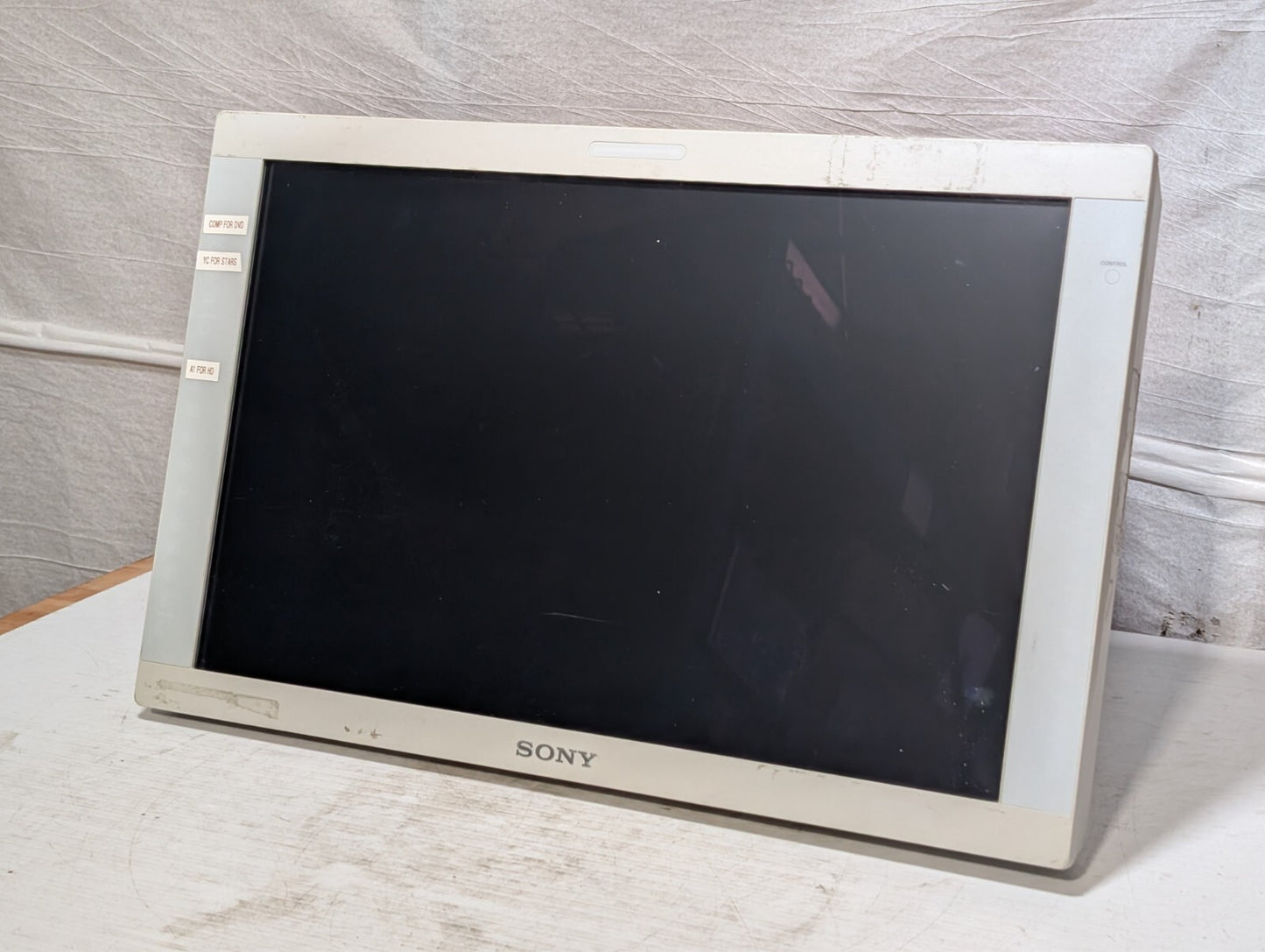 (1) Sony LMD-2450MD LCD Medical Display Monitor