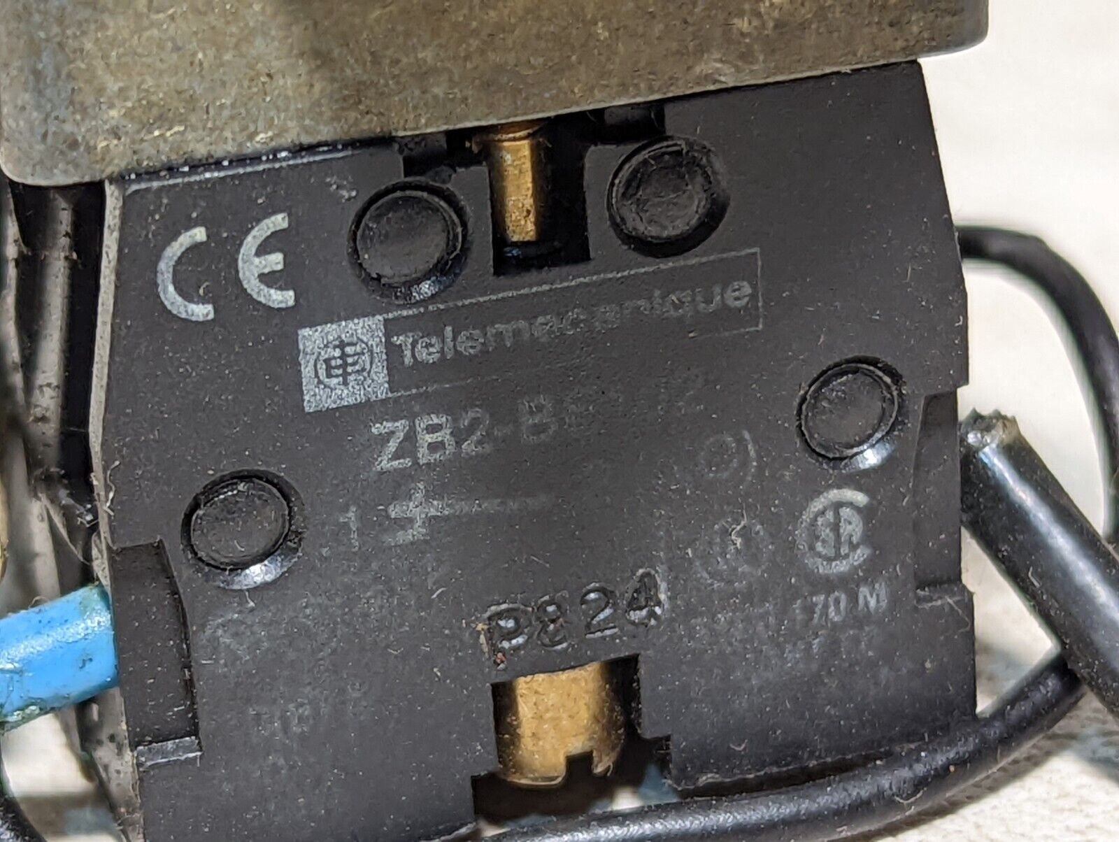 Telemecanique ZB2-BE102 red pushbutton switch