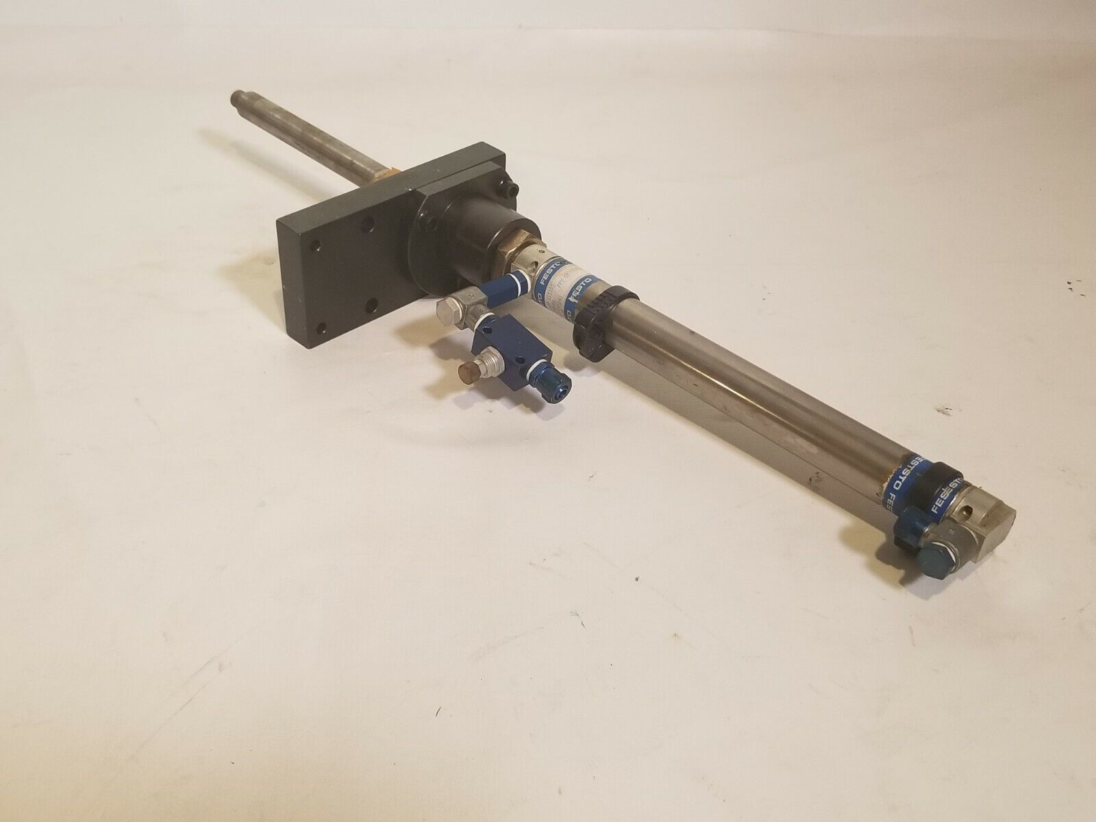 FESTO SA-22609 155101 DSNU-25-200-PA Max 10 bar/145psi Pneumatic Cylinder