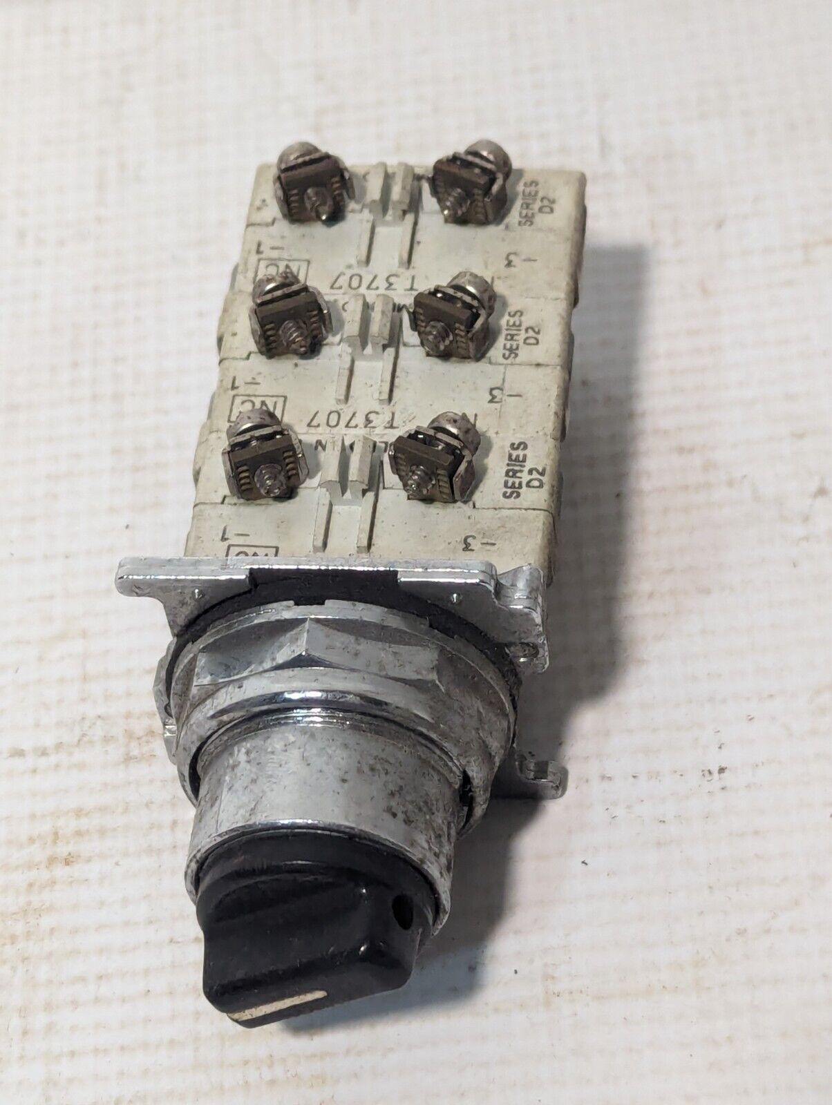 Cutler-Hammer 10250T/91000T Selector Switch (Black), 2 Position - Free Shipping