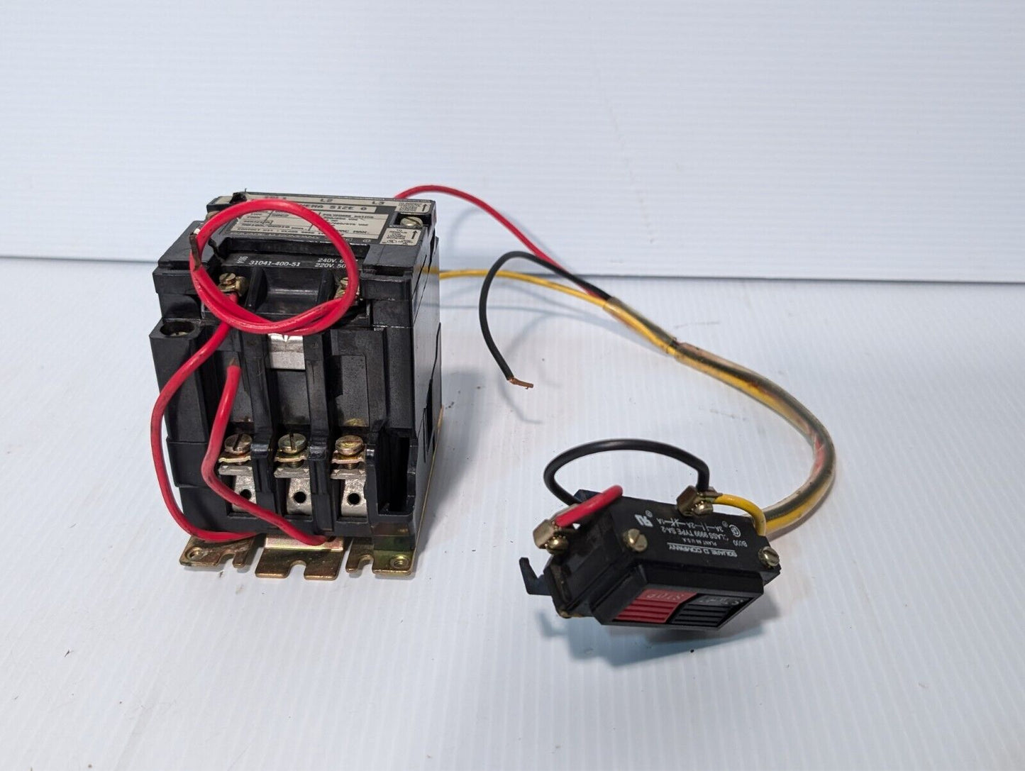 Square D 8536SBG2 motor starter, NEMA sz 0, 3HP, 220/240VAC coil