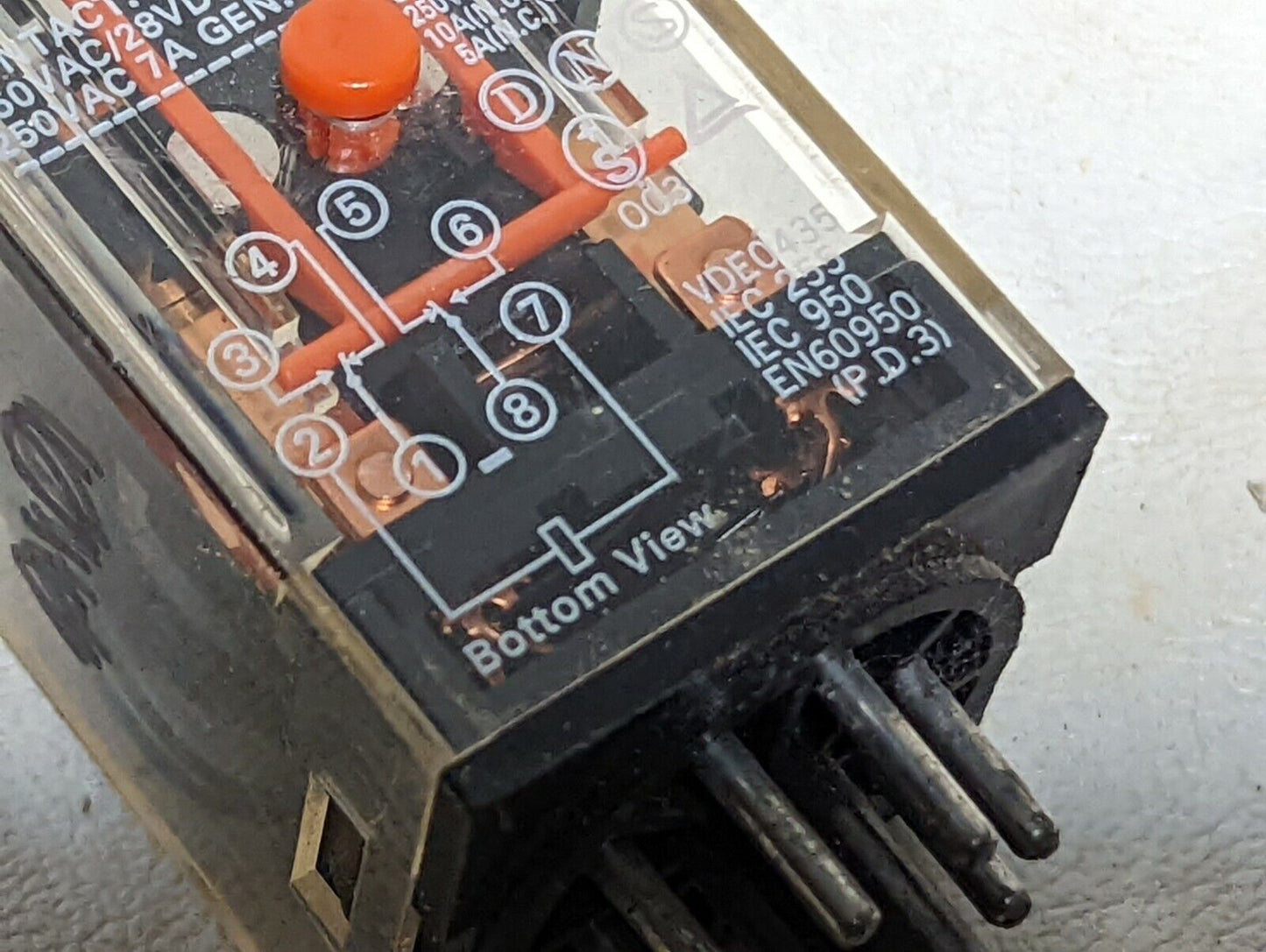 Omron MK2P-S relay, contact: 240VAC/38VDC 10A res., 250VAC 7A gen.