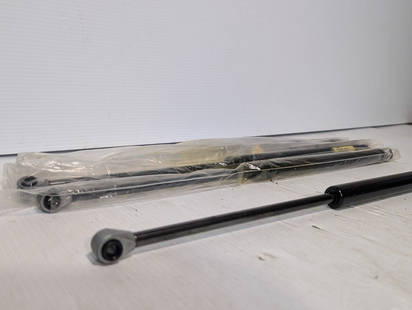 Suspa ® C16-00001 Gas Prop Strut Shock 19.5" 160 lbs. (Set of 2) - Free Shipping