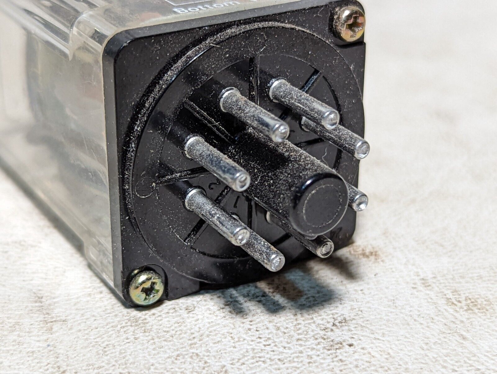 Lot of 29 omron MK2EPN-UA-AC120 relays; resistive: 10A, 230VAC/28VDC, coil: 120V