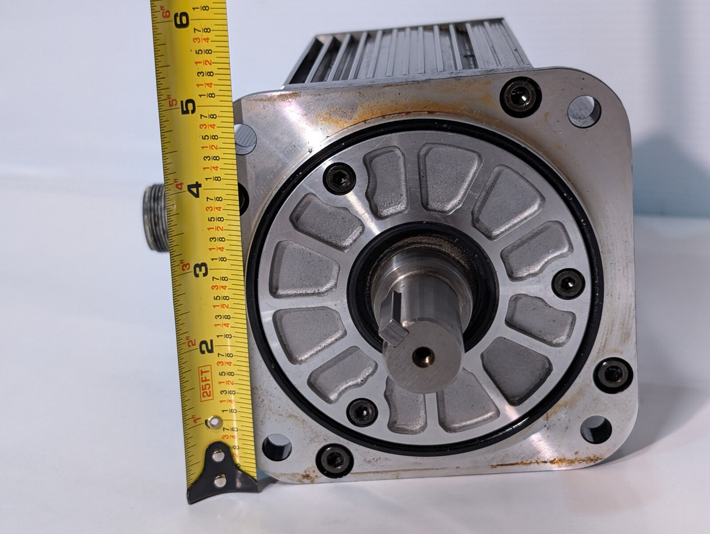 Yaskawa Electric SGMG-13A2AB AC Servo Motor W1300 N.M 8.34, A10.7, 1500RPM, 9803