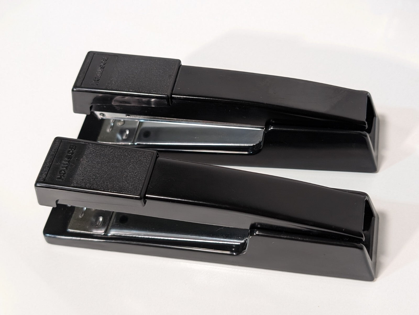 Staples Staplers Removers and Standard Staples, see photos