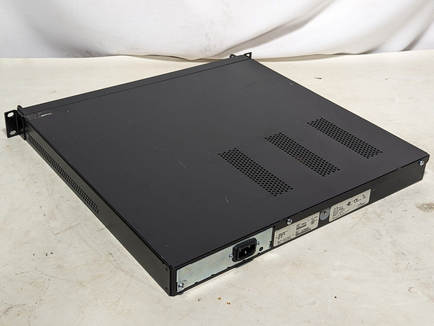 Agilent 78581B CareNet Controller, 32 port medical switch, 100-240VAC, 50-60Hz