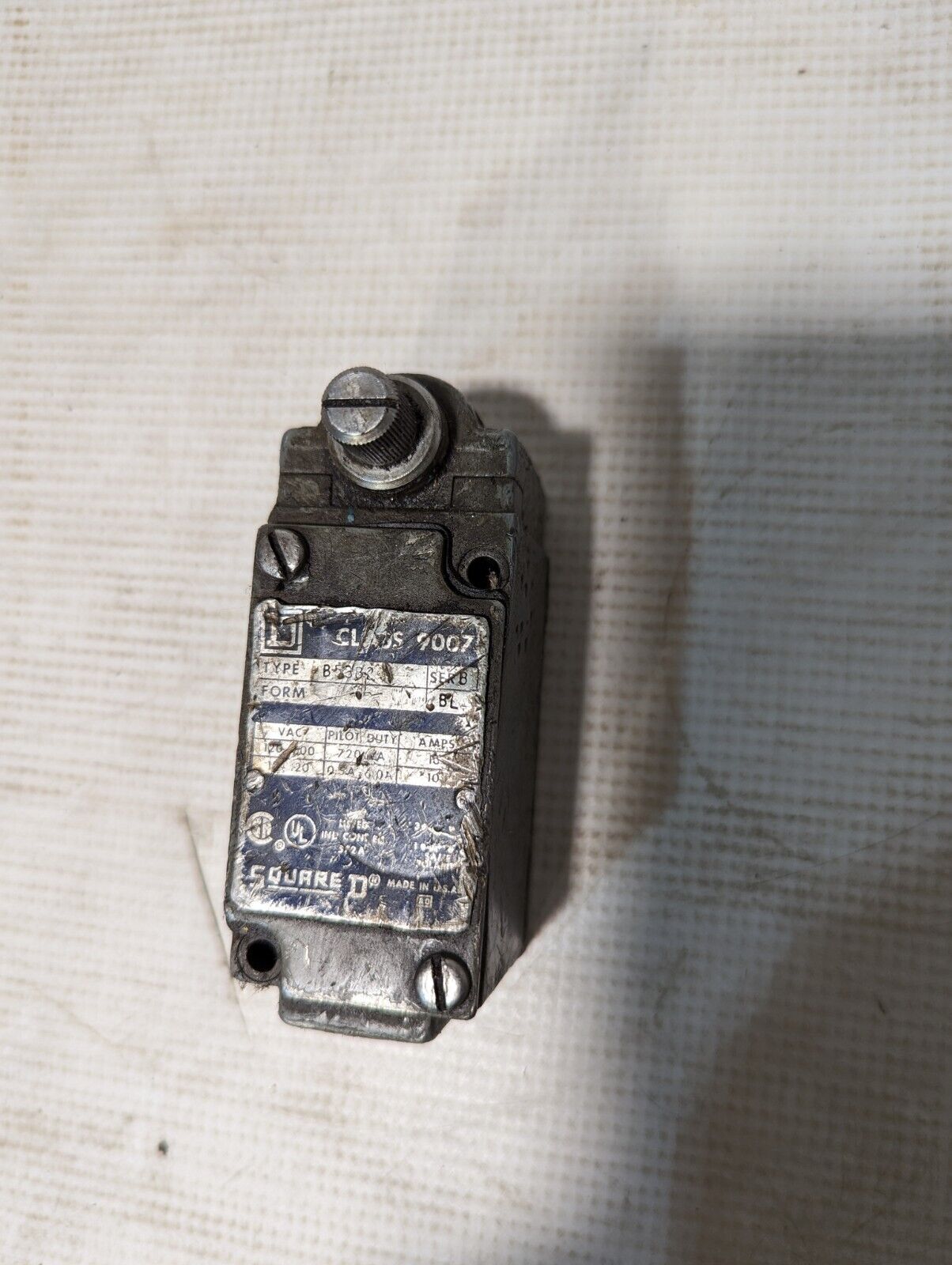 Square D Class 9007 Type B5382 Series B Limit Switch