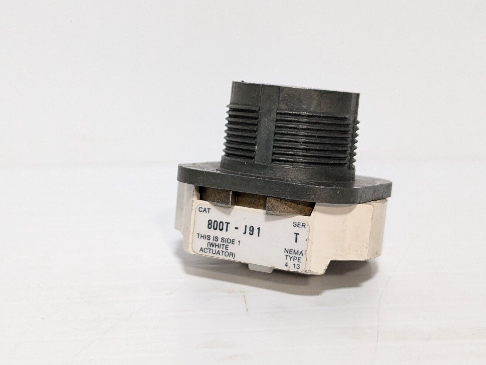 Allen Bradley 800T-J91 Selector Switch, Ser T, 3 Position, w/o Cap/Knob, 30.5mm