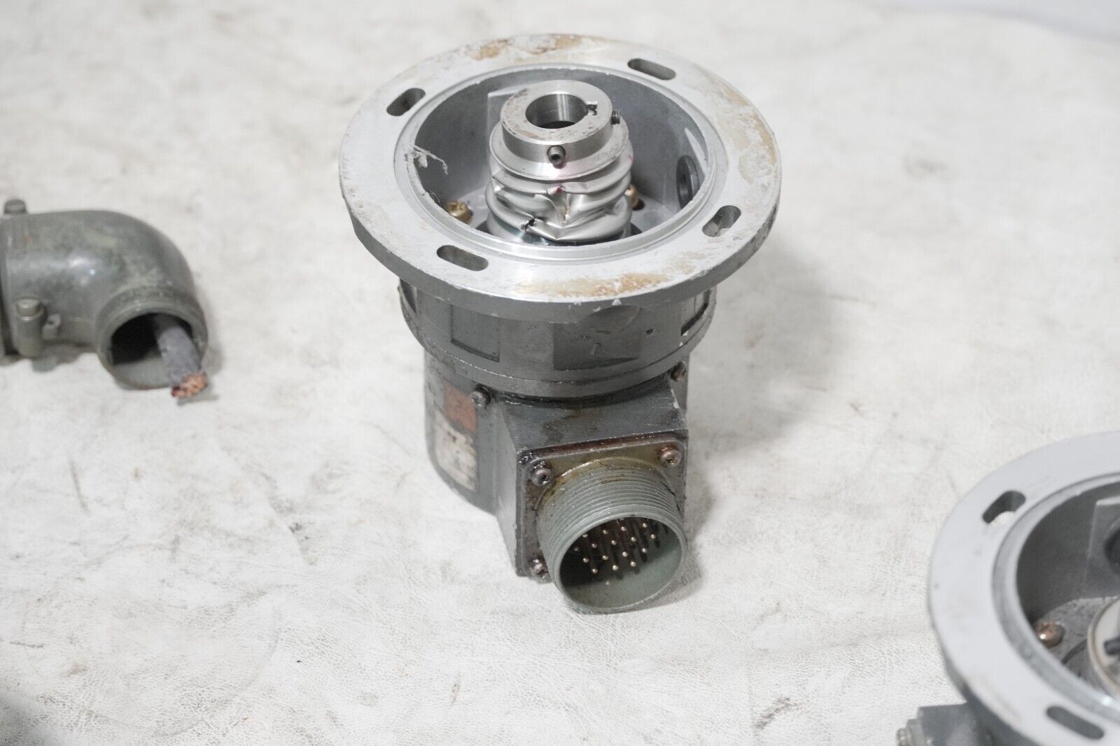 Lot of 16 rotary encoders: mostly Mitsubishi, Tamagawa OSE-5KN-6-12-108